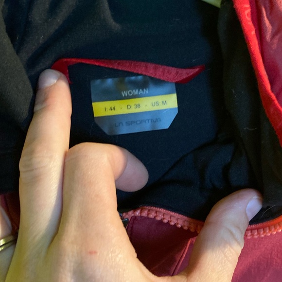 La Sportiva Womens winter coat. Size M - Picture 3 of 3
